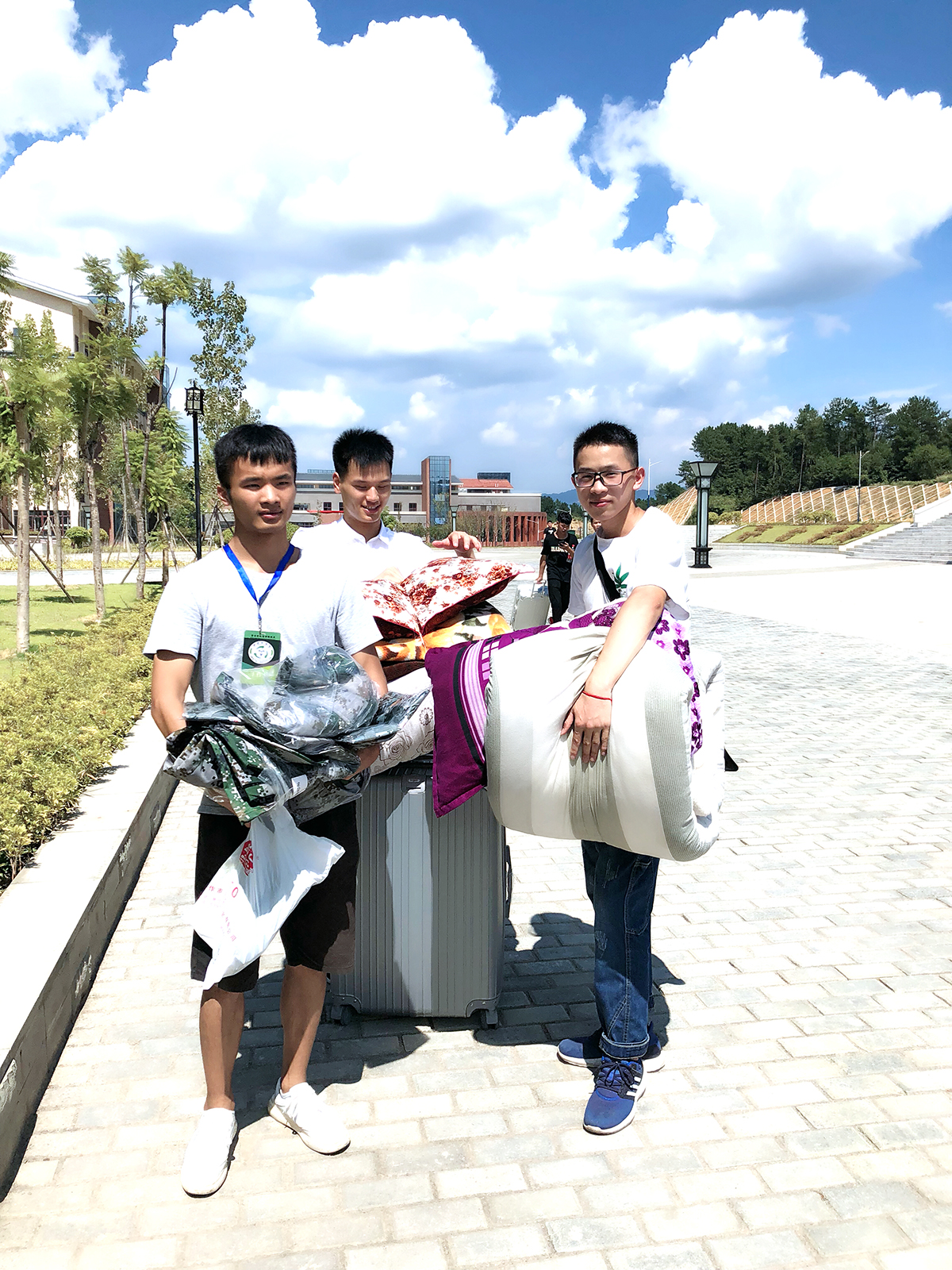 1536031278346405.jpg 5.jpg