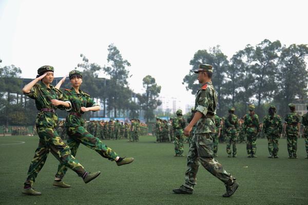 1536491941889897.jpg 军训2.jpg