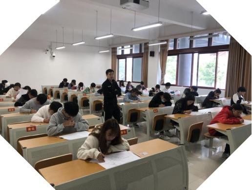 1669878849801380.png 竞赛现场.png